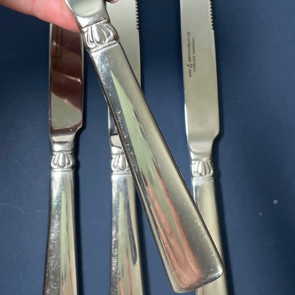 Reed & Barton Sanderling Pattern 4 Dinner Knives Stainless Flatware Indonesia